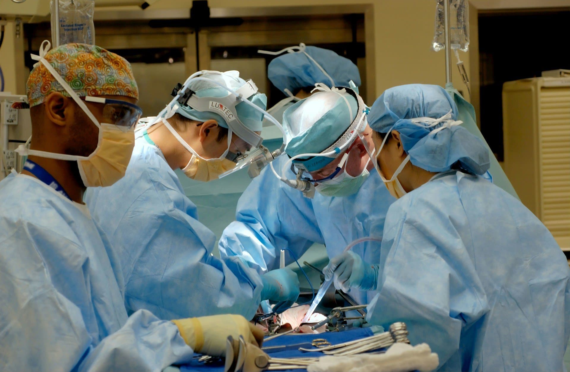 Brustvergrößerung mit Implantaten: Optimale Ergebnisse für ein positives Körpergefühl