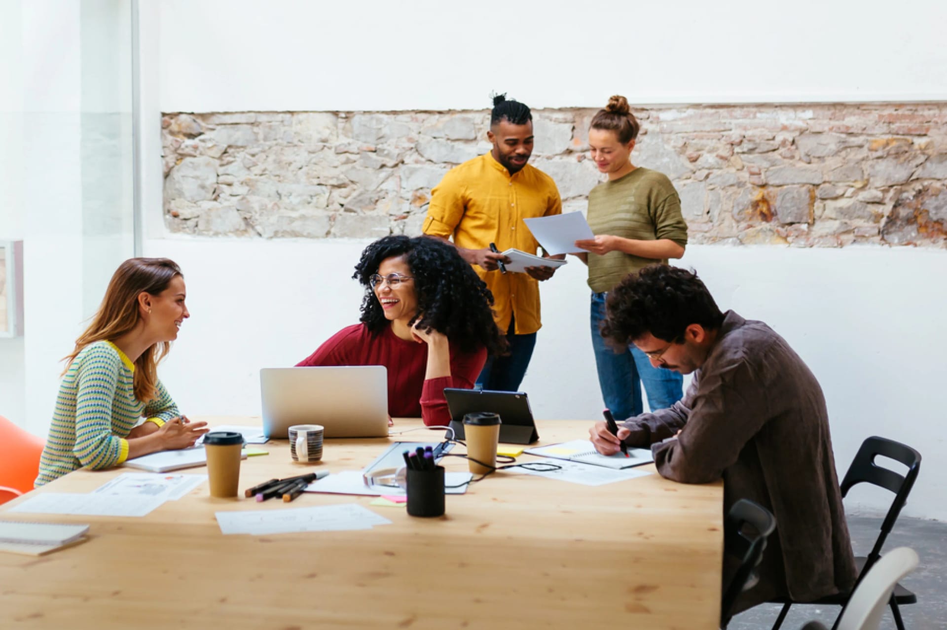 Headhunter IT: Brücke zwischen Unternehmen und IT-Fachkräften