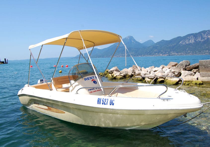 Warum Boot Mieten der Schlüssel zu einem unvergesslichen Yachtcharter ist