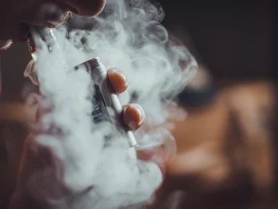 Erlebe 30.000 Züge mit der neuen Al Fakher Vape 30K – dein perfekter Vape-Begleiter
