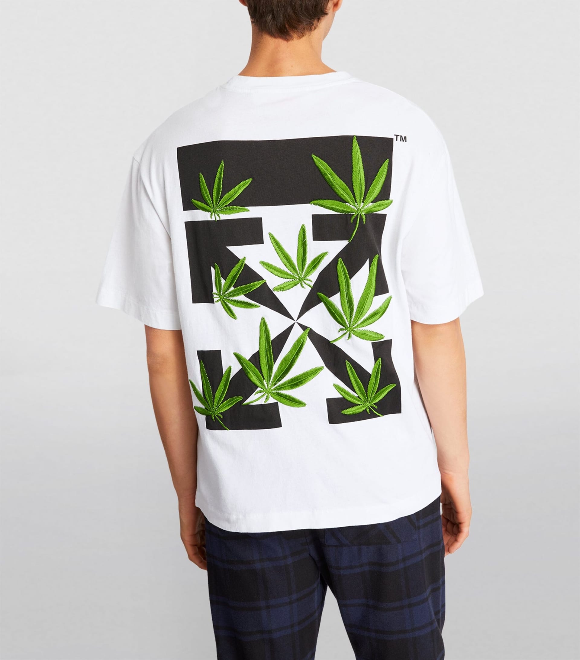 Entdecken Sie die Magie der Cannabis-Mode in unserem Shop